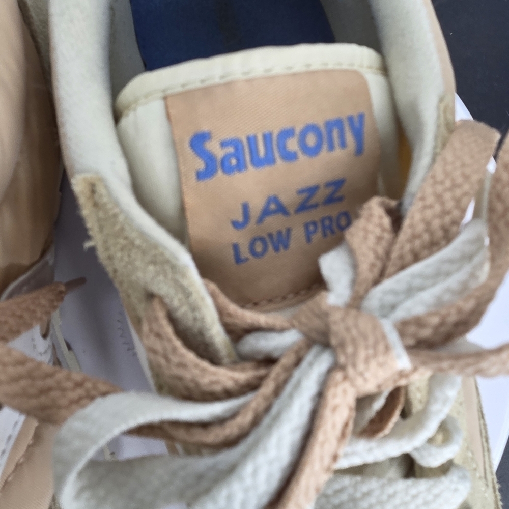 Saucony JAZZ Low Pro Sneakers Women 9.5 Shoes Tan Beige Suede Cream Retro Runner - Picture 4 of 9